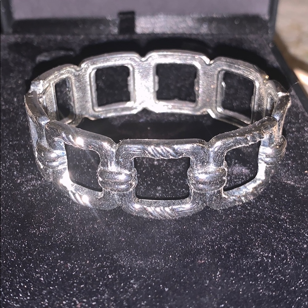 Cute Silver hinged bracelet/bangle - Picture 5 of 9